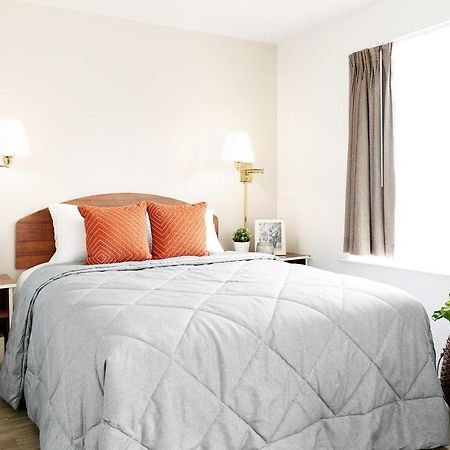 Intown Suites Extended Stay Minneapolis Mn - بورنسفيل المظهر الخارجي الصورة