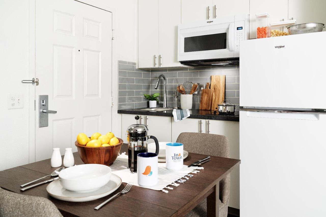 Intown Suites Extended Stay Minneapolis Mn - بورنسفيل المظهر الخارجي الصورة