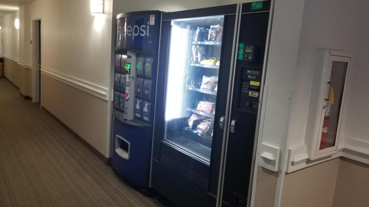 Intown Suites Extended Stay Minneapolis Mn - بورنسفيل المظهر الخارجي الصورة