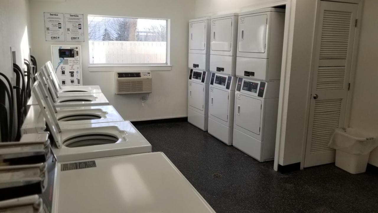 Intown Suites Extended Stay Minneapolis Mn - بورنسفيل المظهر الخارجي الصورة